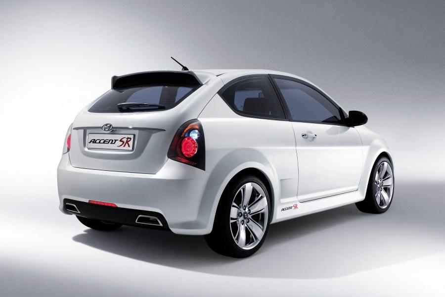  Hyundai Accent SR Concept 2005 года  (фото 4 из 14)